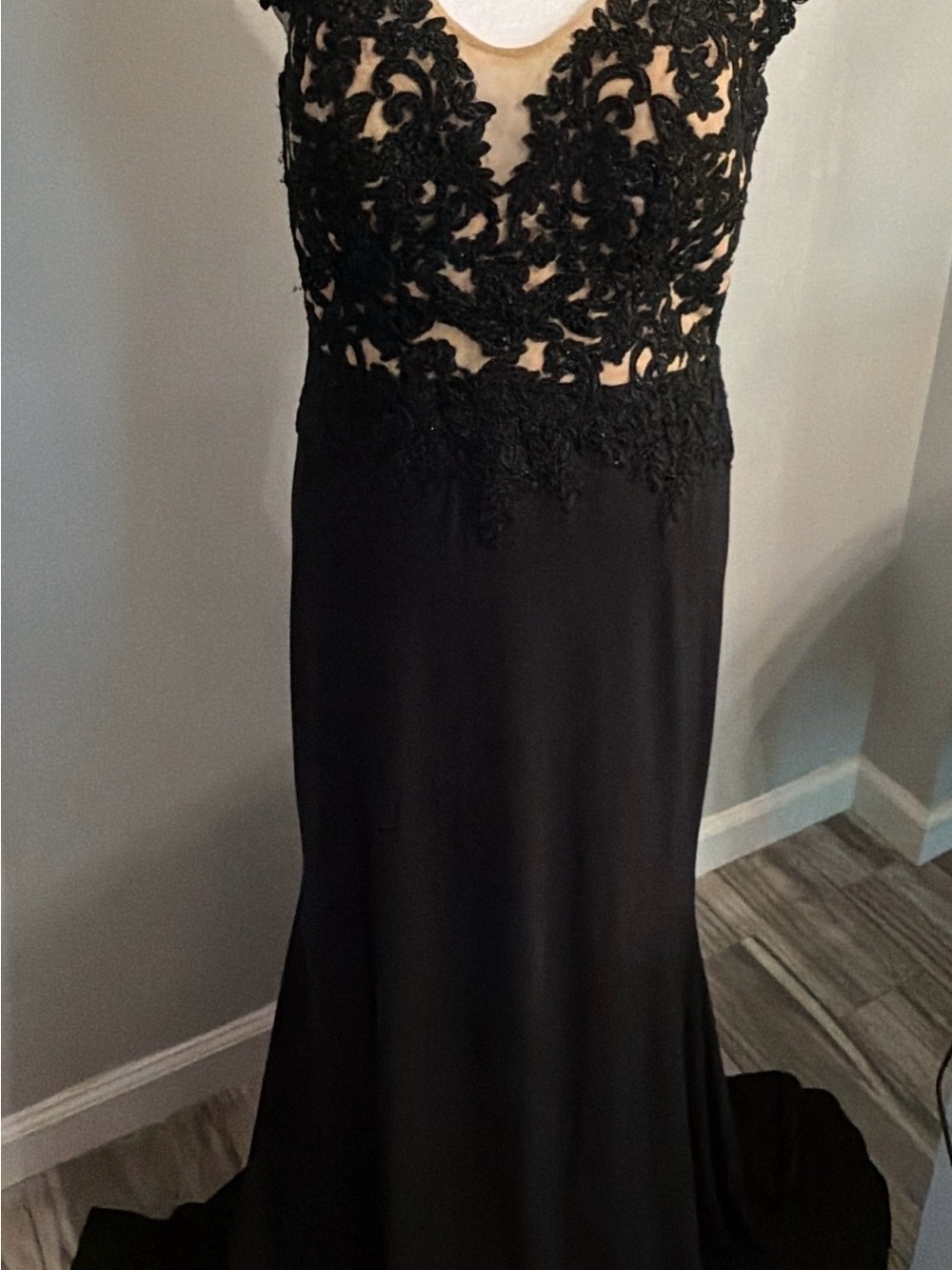 Elegant Black Lace Appliqué Evening Gown
